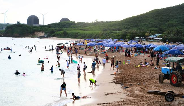Nanwan Beach (South bay) Introduction and Virtual Tour