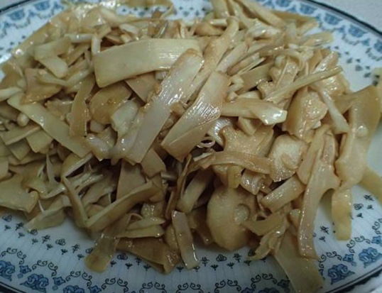 read tp eat bamboo food in kenting