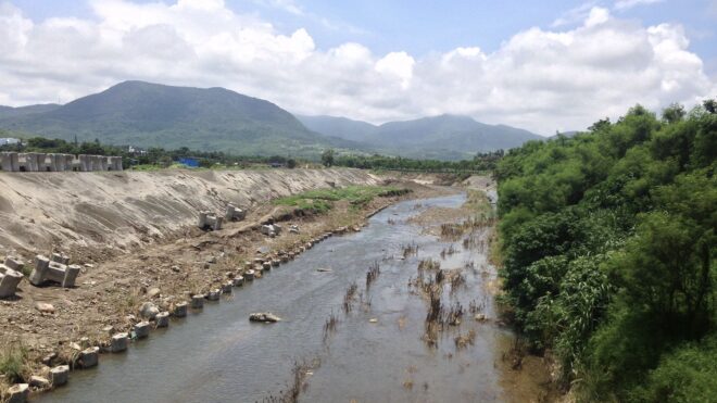 Baoli River in Kenting: Diverse Water and Coastal Wildlife
