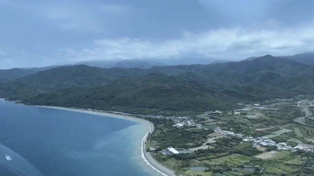 mountains and sea in pingtung