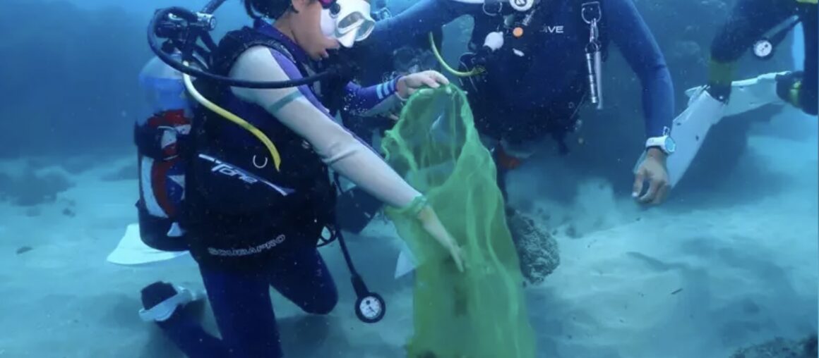 Popular Kenting's Wanlitong Recreation Area cleared 37 kilograms of trash from the seabed