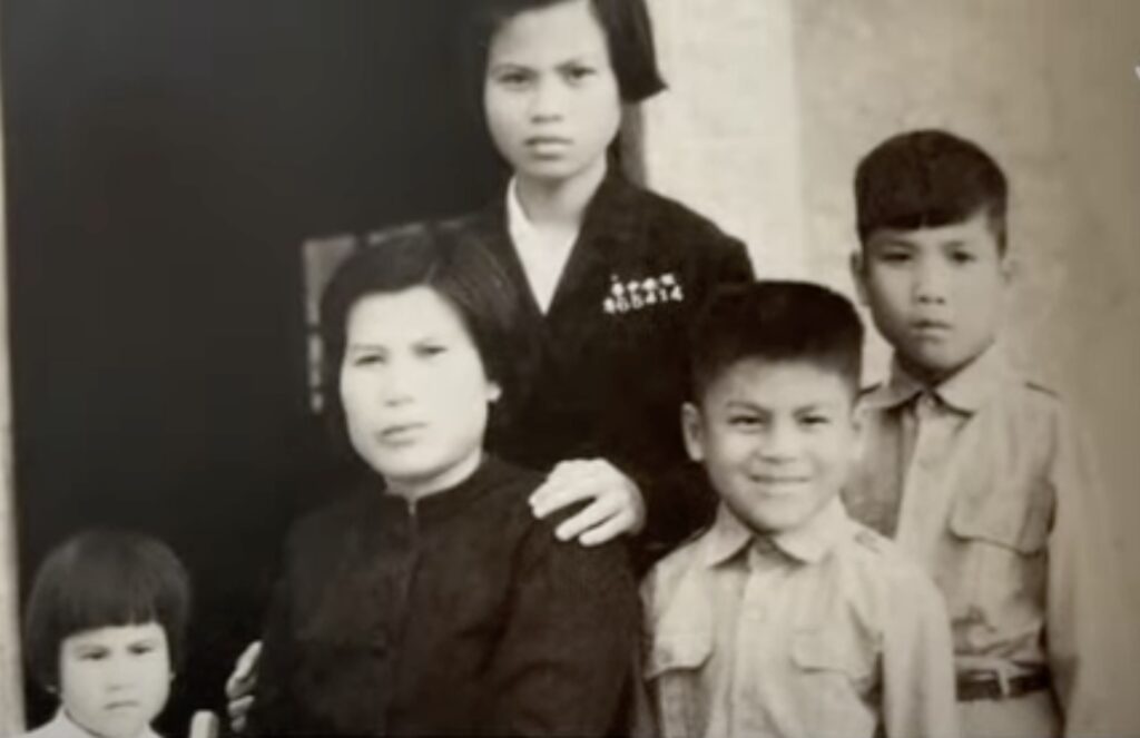 family photo of zhang rui gui