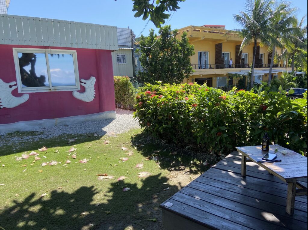mishe b&b and bay251 in same view