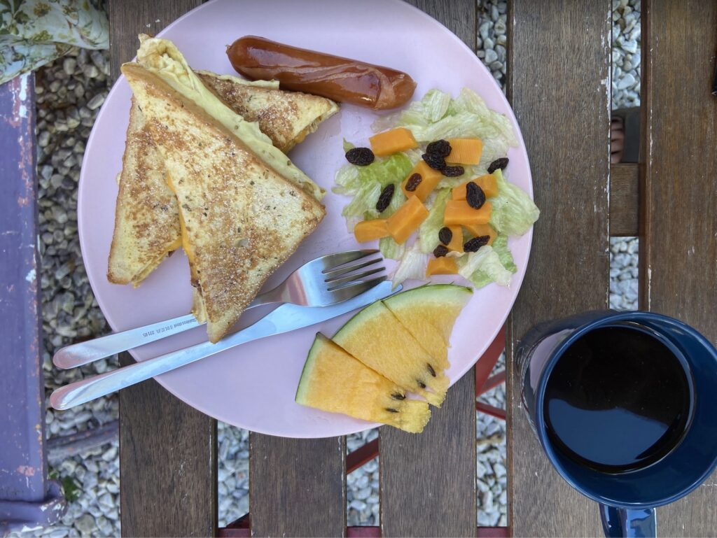 2 sandwitches breakfast kenting