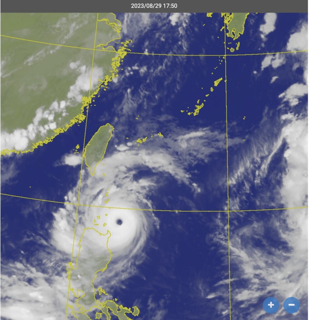 typhoon saola approaches kenting