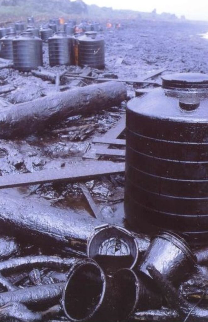 longkeng coast after oil spill