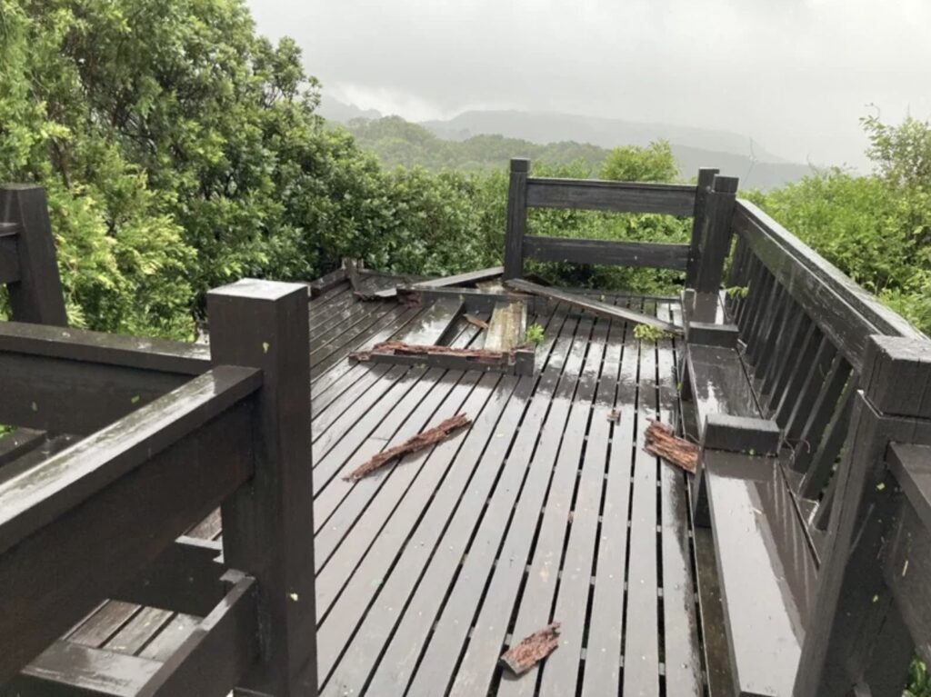 lingxiao pavillion damaged by typhoon