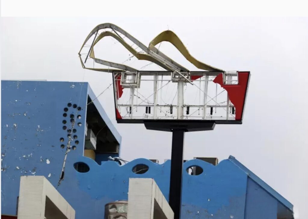 kenting mcdonalds sign damaged after typhoon