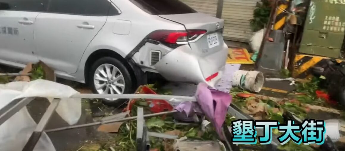 Breaking: Video Footage of Typhoon Koinu on Kenting Main Street!