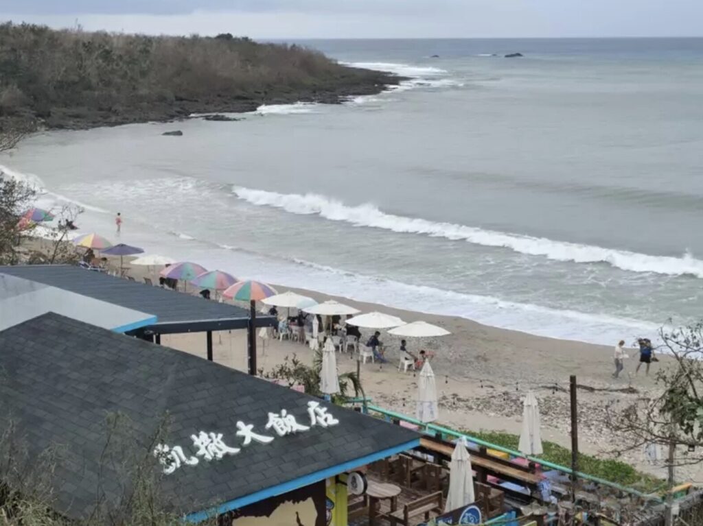 kenting xiaowan beach and caesar beach resort bar