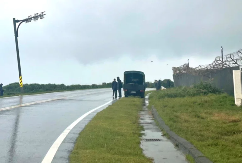 pole bended near radar in kenting