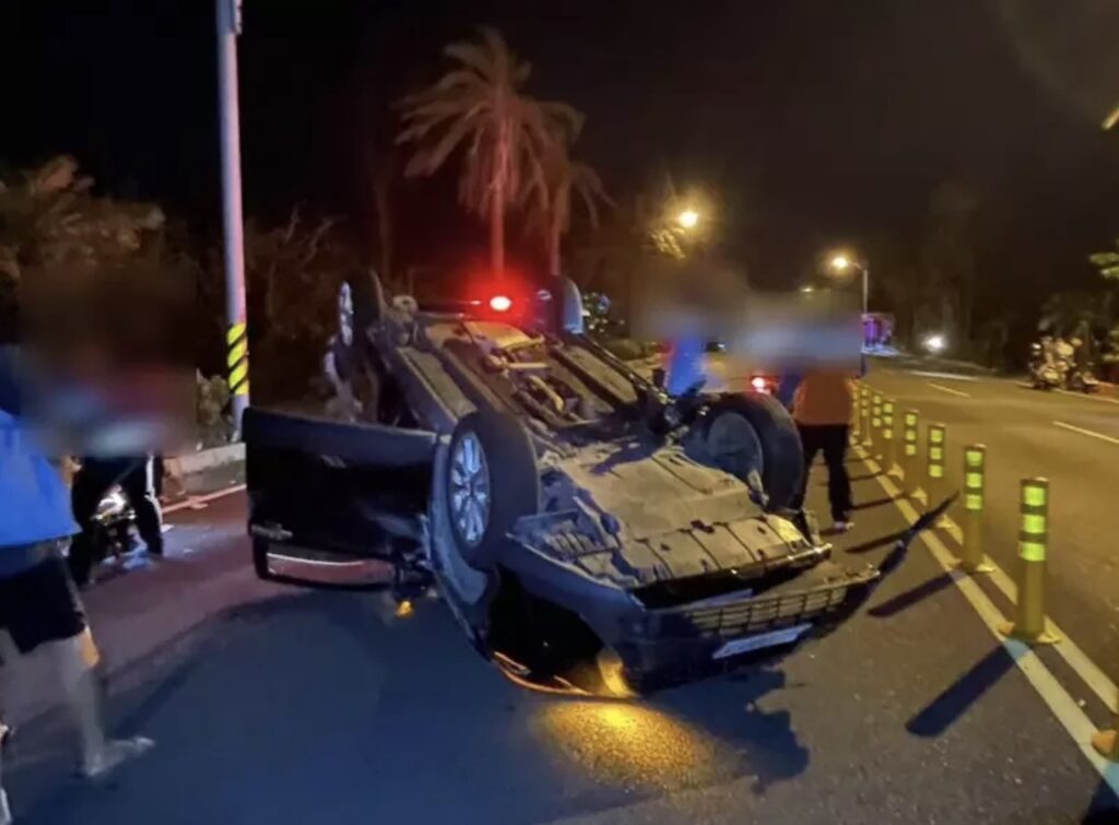 overturned car in kenting
