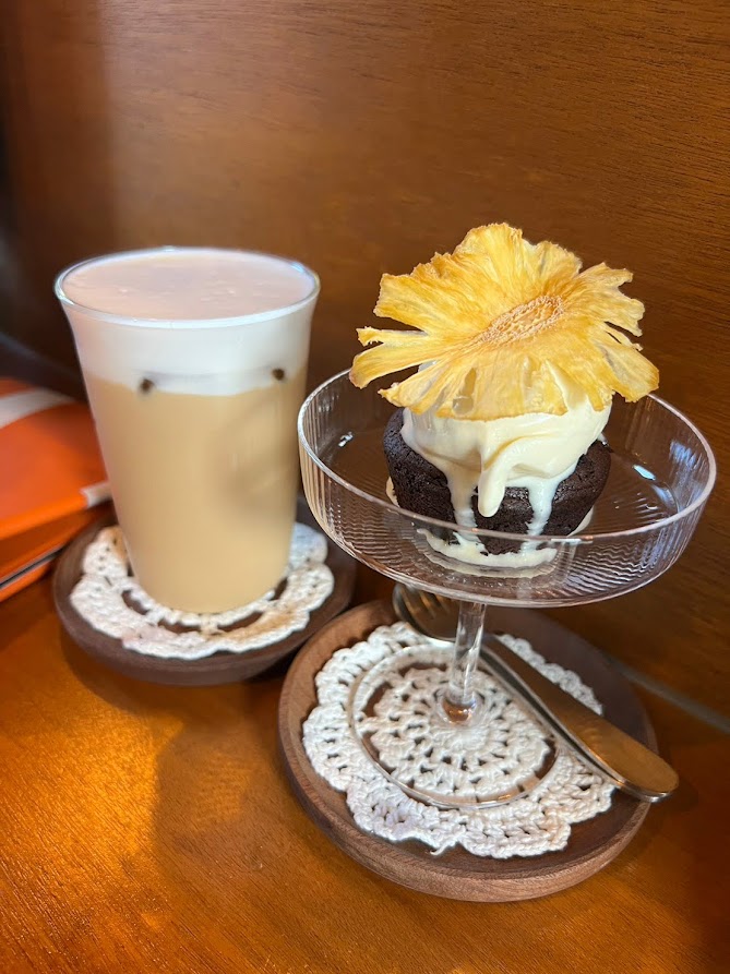 珈琲朗 Coffee Lounge in Fangshan