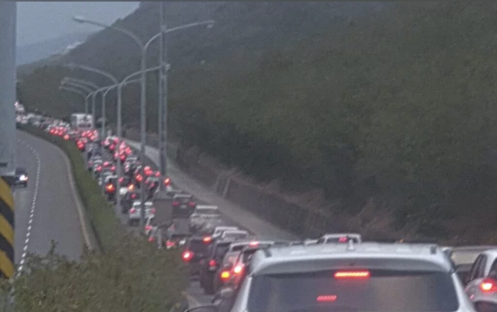 huge traffic jams on the way to kenting