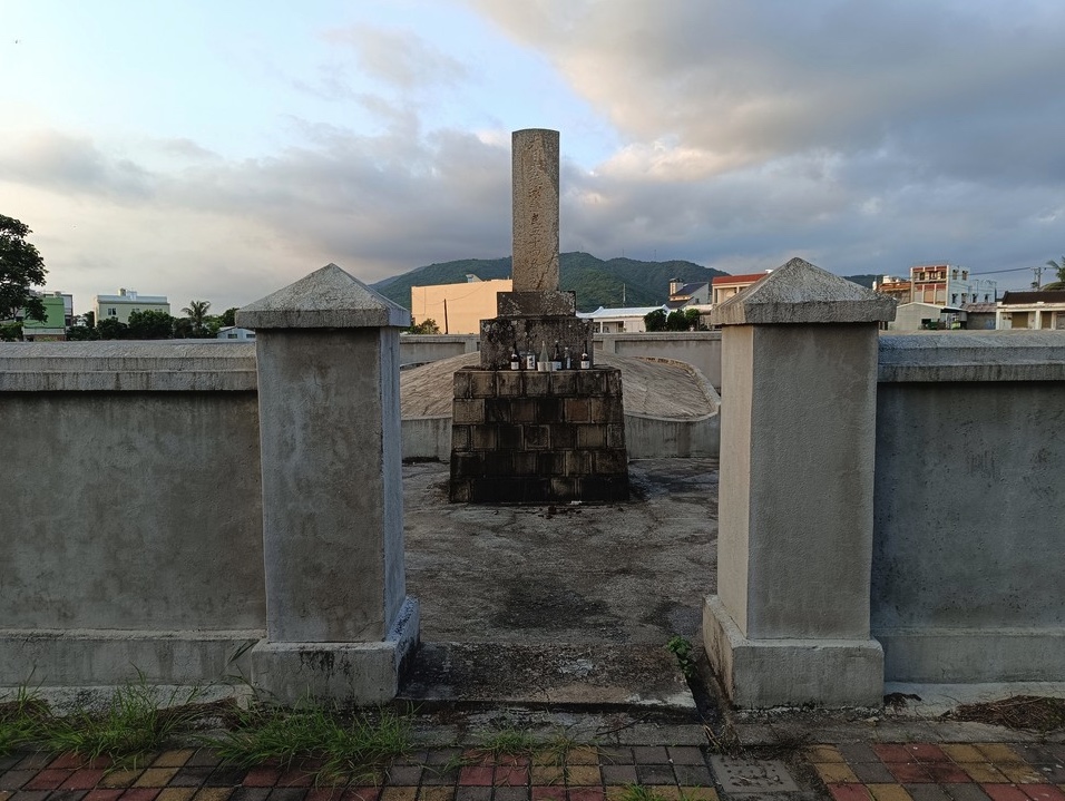 琉球藩民五十四名墓 54 Ryukyu Sailors' Tomb