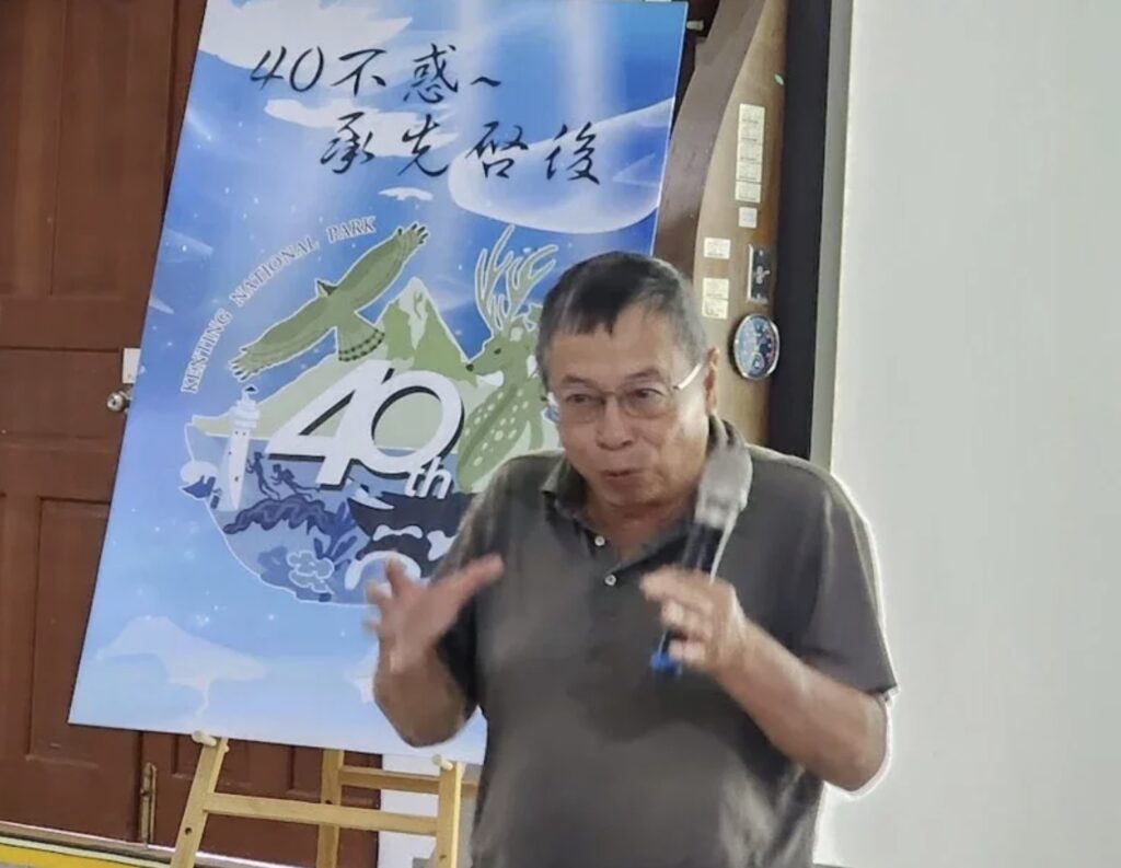 retired professor Wang Ying from the Department of Biology at the Normal University