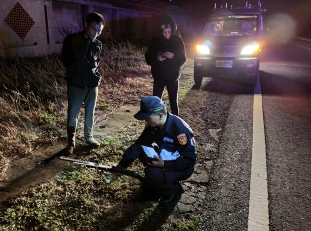 police inspect rifle in kenting